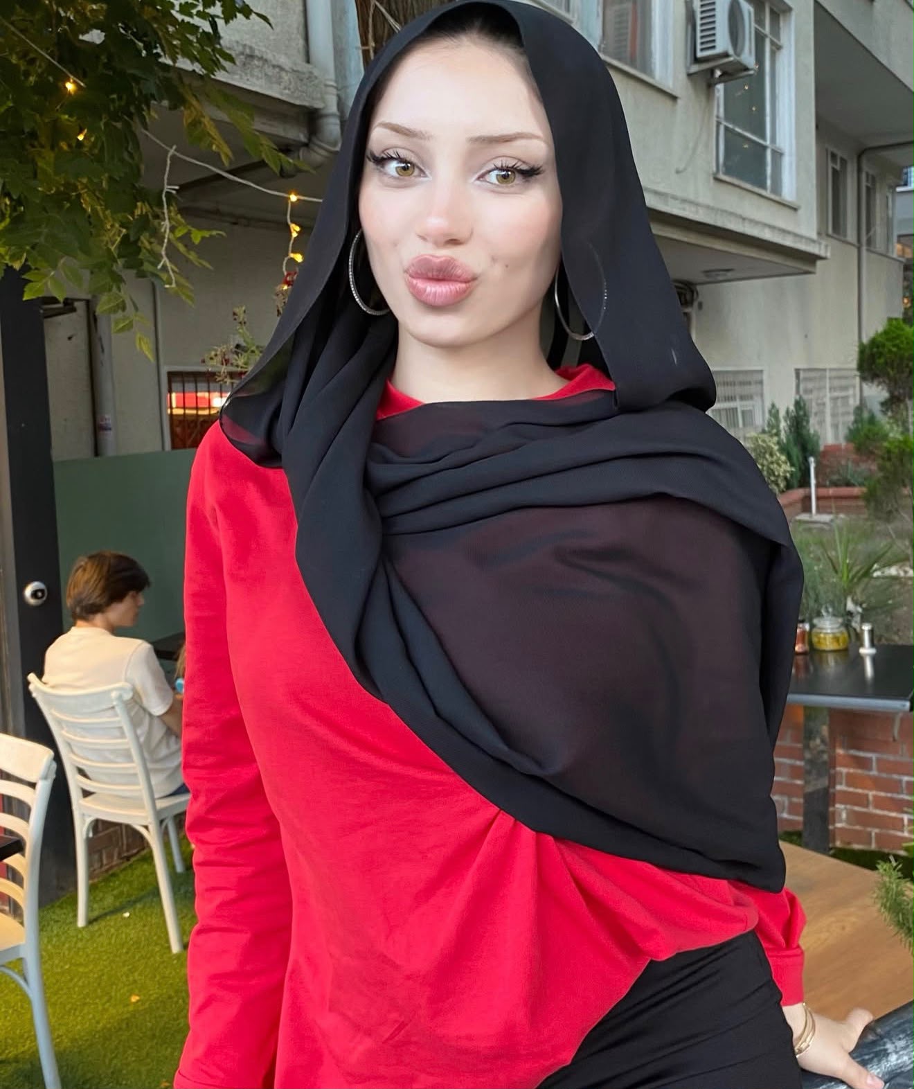 Karayakuplu Cömert Kadın Escort Bayan Nazlı