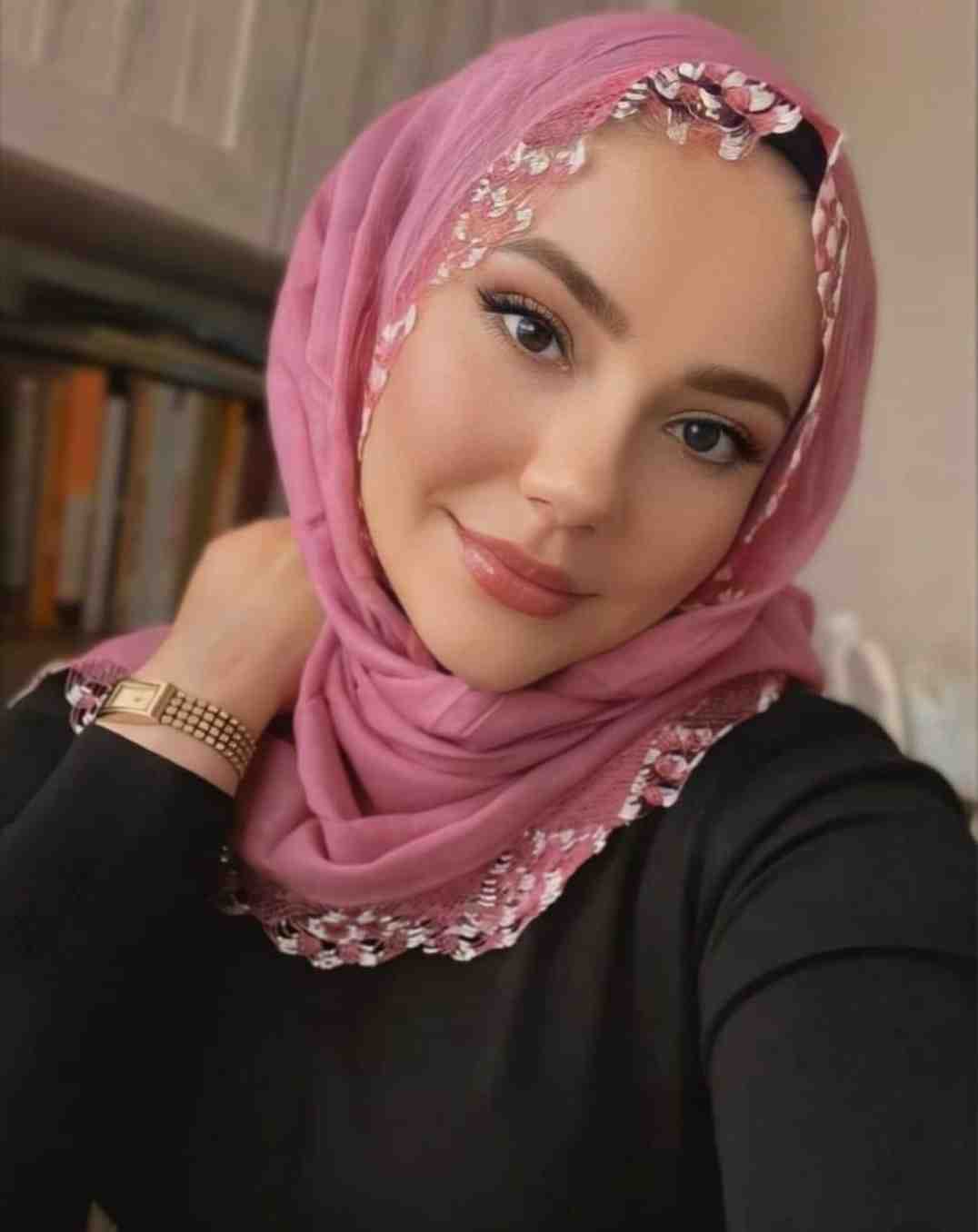 Ulucak Üniversiteli Bayan Escort Sultan