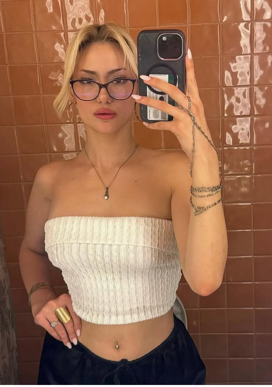 Çevre Kadın Bayan Escort Berrak